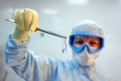 Роспотребнадзор объявил сроки завершения испытаний вакцины от коронавируса