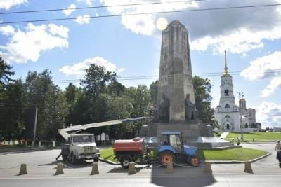Памятник 850-летию Владимира привели в порядок перед юбилейной датой