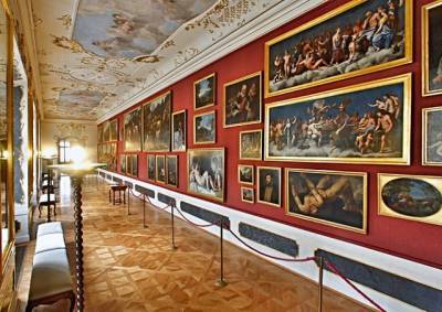 Роскошный дворец Минкульта в Праге на один день откроют для туристов