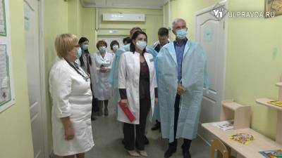 За ремонтом детской поликлиники на площади Горького следят активисты
