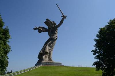 Волгоградские депутаты осудили слова Лебедева о памятнике «Родина-мать»