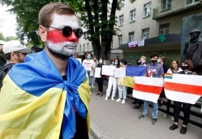 Украина зовет к себе белорусских "айтишников": поможет ли это нам стать новой "Кремниевой долиной"
