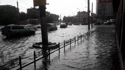 Прокуратура объявила предостережение и. о. главы Екатеринбурга из-за затопленных дорог