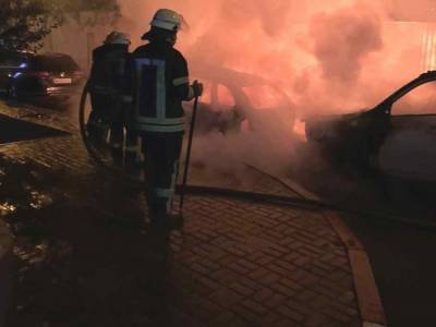 Ночью в Одессе на Фонтанской сгорели два автомобиля