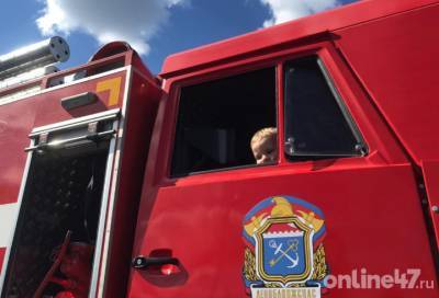 «День детства» в Волосово: юные пожарные и робототехники демонстрируют свои умения