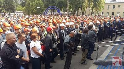 Около 3,6 тысячи работников ОАО «Нафтан» подписались под политическими требованиями