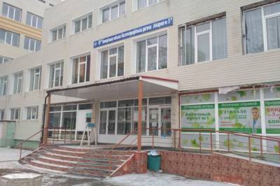В Запорожье мужчина с инсультом более пять часов пролежал в коридоре больницы и умер на следующий день