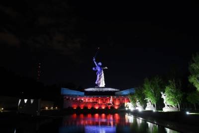 Волгоградских депутатов оскорбили слова Лебедева о монументе «Родина-мать»