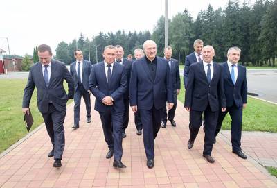 Лукашенко отказался от посредничества Франции в урегулировании политического кризиса в Беларуси