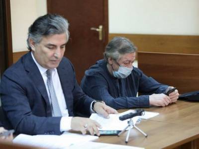 «Найму посильнее»: Ефремов в суде отказался от всех адвокатов