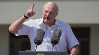 Лукашенко пригрозил бастующим рабочим найти замену на Украине