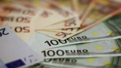 Курс евро впервые с марта поднялся выше 88 рублей