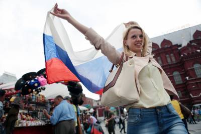 Праздничные плакаты и флаги появятся в Москве в День Государственного флага