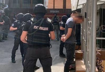 В Киеве задержали вооруженную группу (видео)