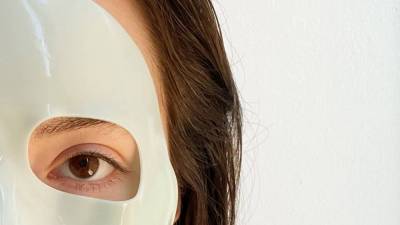 4 освежающих маски для лица: тест редактора Vogue