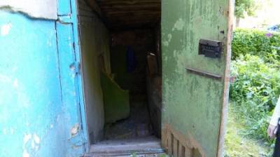 Затопленный подвал на Одесской отравляет воздух в доме