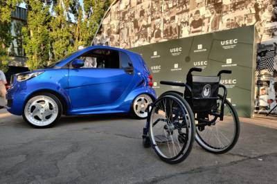 В Киеве представили первый украинский электромобиль для людей с инвалидностью