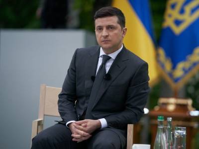 Офис президента Украины требует явки всех нардепов от "Слуги народа" на празднование Дня независимости – СМИ