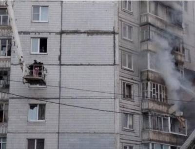 В Ярославле под завалами в рухнувшем подъезде из-за взрыва газа находятся люди