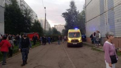 Очевидцы рассказали подробности ЧП в жилом доме в Ярославле