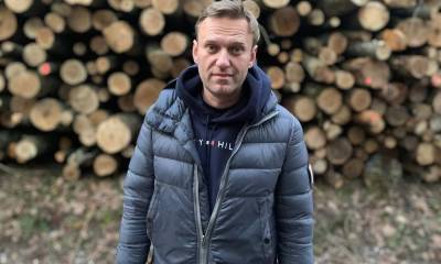 «Под ответственность жены»: омские врачи разрешили перевезти Навального на лечение в Германию