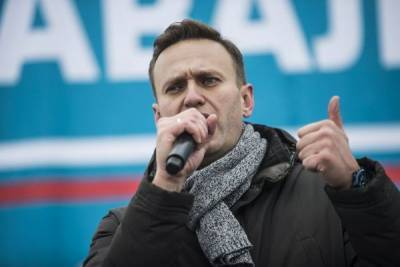 «Навального отравили для раскачивания ситуации в России» — политолог