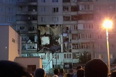 В Ярославле взрыв газа в жилом доме разрушил три этажа в девятиэтажке