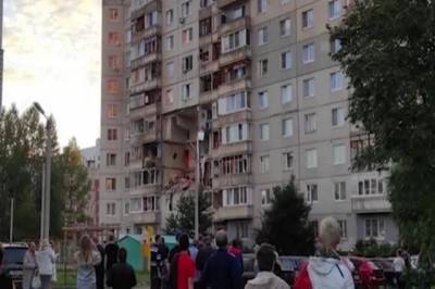 Под завалами жилого дома в Ярославле могут находиться два человека
