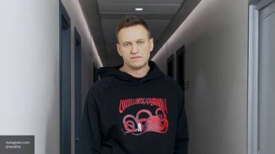 "Отравление" сыграло на руку Навальному для побега из России