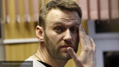 Политолог Дудчак назвал сбегающего из России Навального "предателем"