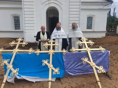 В Смоленском районе освятили кресты в храме XVIII века
