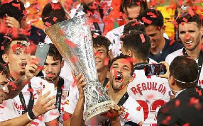 «Севилья» в шестой раз выиграла Лигу Европы