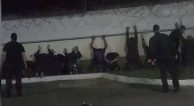 Появилось видео пыток задержанных в минском изоляторе (18+)
