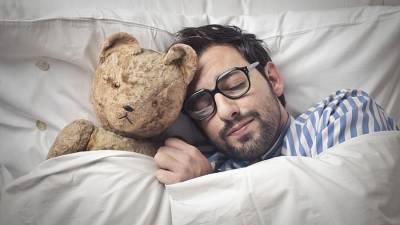 Врач рассказал о связи длительности сна и развития слабоумия