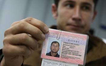 Мигранты смогут получать в Узбекистане трудовые патенты для работы в России
