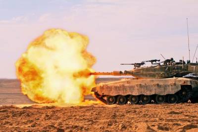 Армия Израиля обстреляла позиции ХАМАС в Газе из танков и артиллерии