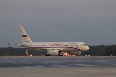Пассажирский самолет, летевший из Хабаровска в Москву, экстренно сел в Красноярске