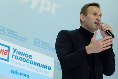 Алексея Навального вывезли на лечение в Берлин