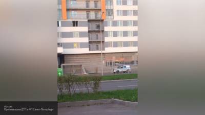 Мертвую длинноволосую девушку нашли на улице Маршала Казакова в Петербурге