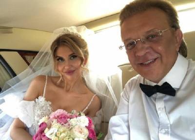В 53 года певец Рома Жуков женился на 28-летней модели, бросив ради нее шестерых детей