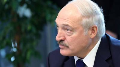 Лукашенко заявил, что в Белоруссии используют сценарий цветных революций