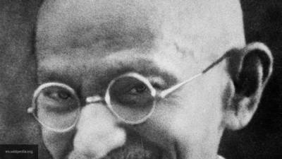 Очки Махатмы Ганди продали на аукционе за 288 тысяч евро
