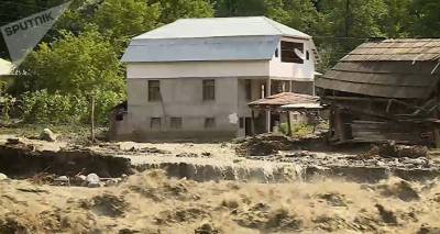 Ситуация в зоне наводнения в Сванети: пять сел остаются отрезанными от внешнего мира