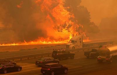 В Калифорнии эвакуируют почти 120 тыс. человек из-за пожаров