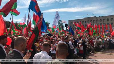 "Гродненская земля - это наша земля" - Лукашенко пришел на митинг в Гродно