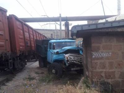 Из-за ДТП движение поездов на перегоне Нурнус-Чаренцаван было приостановлено