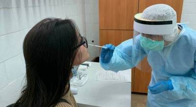 Тесты на коронавирус хотят сделать бесплатными для учителей
