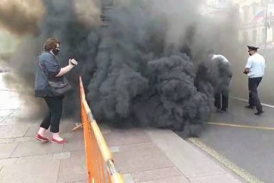 В Петербурге на акции в поддержку Навального сработала дымовая шашка