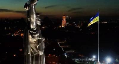 Мэр Кличко поднял самый большой в Украине флаг над столицей (фото)