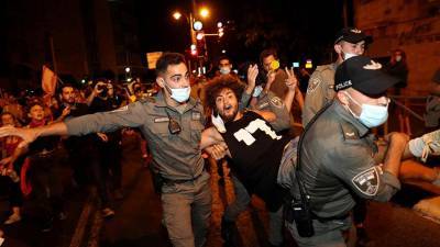 Полицейский был ранен во время акций протеста в Израиле